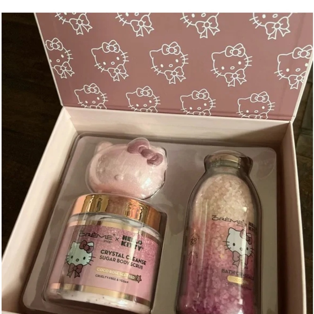New Hello kitty limited edition lovely luxury bath spa kit - Picture 13 of 13